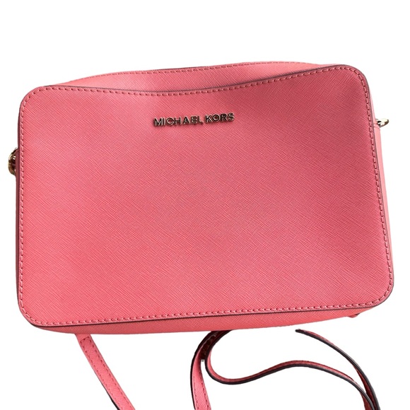 Jet Set Saffiano Leather Crossbody Bag Preowned - Picture 5 of 15